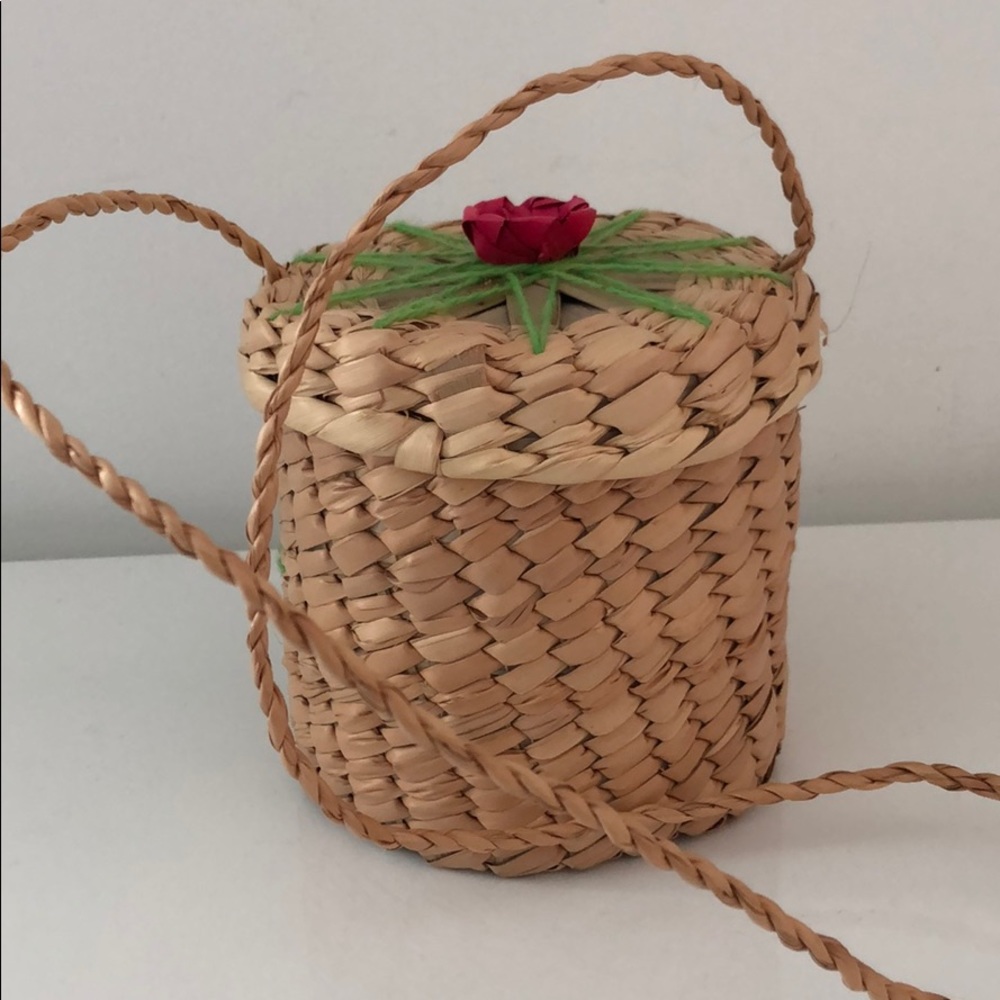 RAFFIA ROUND ARTISAN HAND WOVEN SHOULDER BAG - Picture 3 of 8